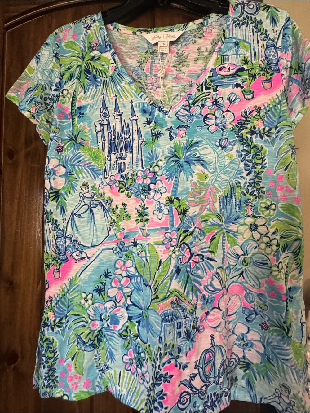 NEW 2025 Disney Parks LILLY PULITZER Loves Cinderella Etta T-Shirt  Cute! Small